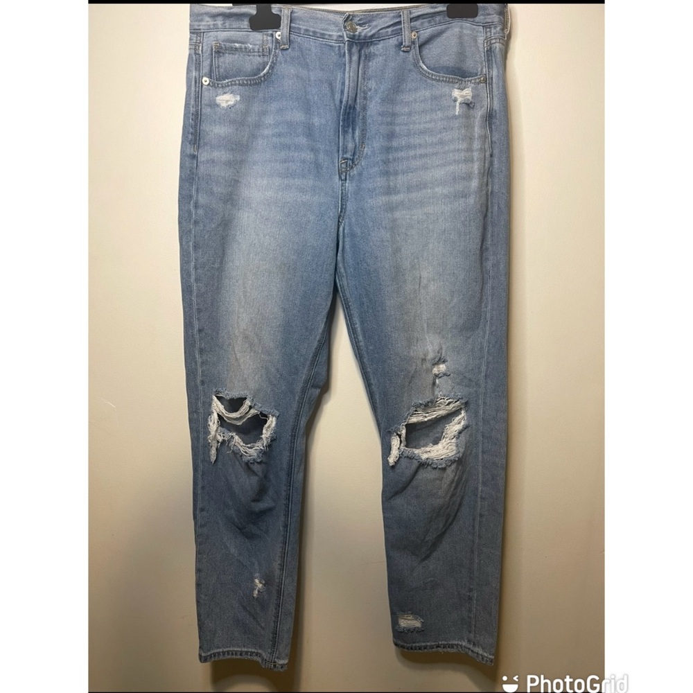 American Eagle Outfitters Mom Jeans